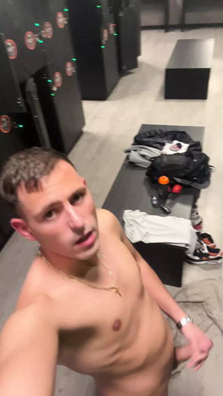 German boy jerks off naked in public locker room (gym)