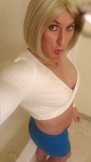 Sexy T-Girl Missy Smoking