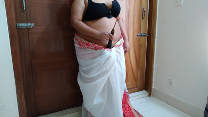 35 Years Old Tamil Stepmom Very Horny, She Wants My Big Cock