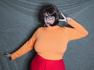 Velma Cosplay strip