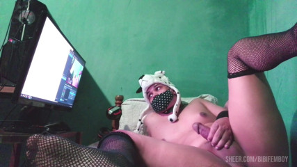 Slutty tranny with a big ass, spreading their legs and masturbating their dick.