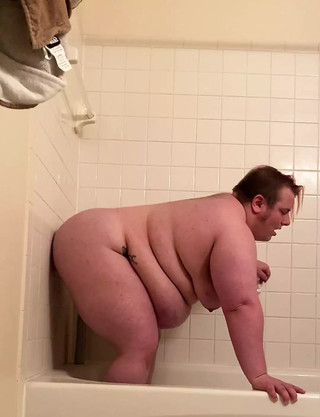 Riding my fat new dildo