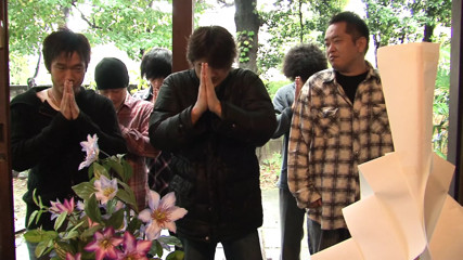 Naive Japanese housewife gets pleasured and creampied by two neighbors