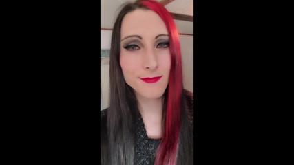 Ivy's Closeup Oiled Dildo Ride