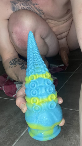 I'm testing my new  dildo
