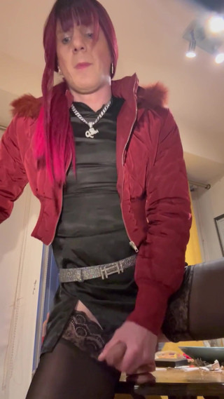 Jess Silk Rides Dildo