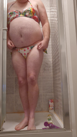 Swim suit pissing thumbnail