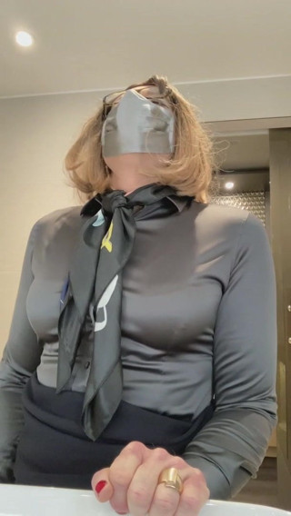 orgasm wearing a face mask (french speaking)