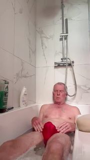 Wanking in the bath