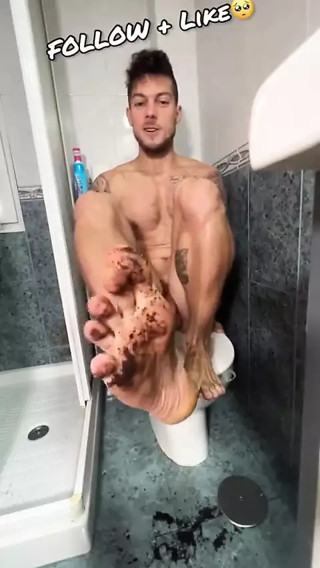 Boygymvip Onlyfans Male Model Playing with Dirty Feet