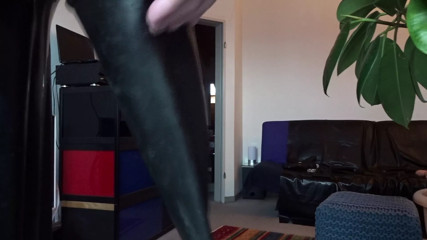 Latex Bessy present her Latex dress