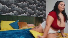 Brazzers - Curvy Roommates Abigail Morris and Jadynn Stone