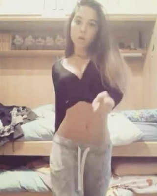 Ylenia BellaFigaTroia SEXY BALLO
