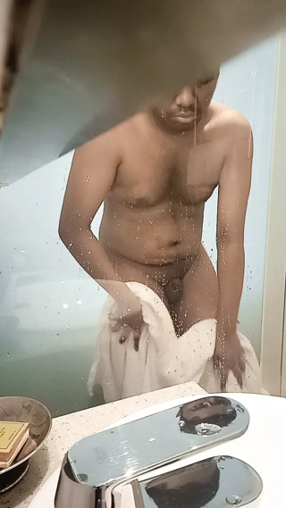 Small cock filmed shower thumbnail