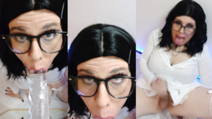 Trans girl Snowycd sucks a dildo and masturbates thumbnail