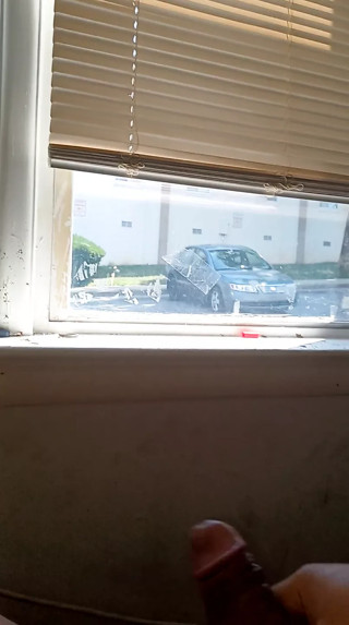 Mofo2121 Cumming in front if the window