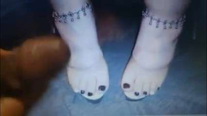 Younger INDIAN LAD Tributes her Mature Sexy Feet