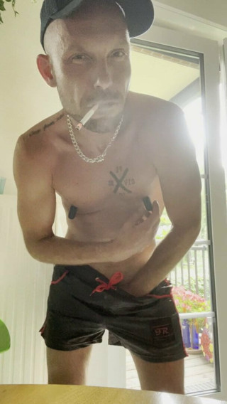 Smoking  guy sport
