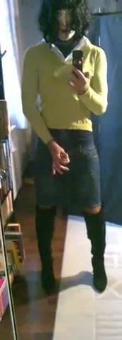 Julia Cool Skirt Masturbation