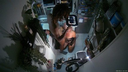 Blow bareback in the kitchen