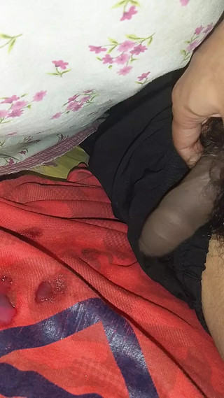I masturbate on neighbour cloth