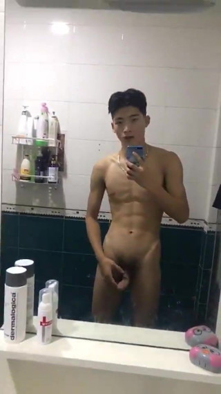 cute asian twink filming himself in bathroom (10'')