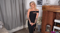 Robyn Quinn Sucks Toy Before Spreading Her Legs For A Pump