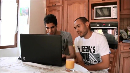 Two Young Men Meet a Mature Woman Online and Have Sex with Her in the Living Room