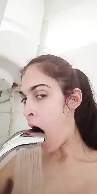 Sexy bath whire