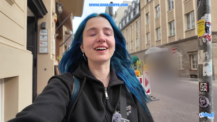 Ils ont fourr&eacute, mon berliner?! – Threesome blue hair french