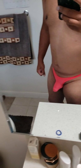 Morning piss in pink thongs