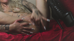 5 Dildos at the Table & Xxl Squirt on the Couch
