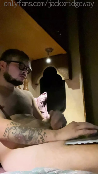 Tattooed Twink Surfs Porn, Jerks Off Before Bed And Shoots A CUM Shot