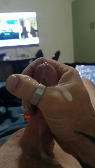 Another massive Aussie cumshot