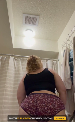 Bouncing My Ass in These Jeans