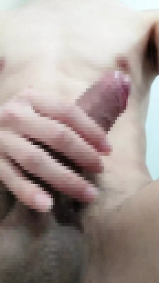 Eresu is watching gay porn and jerking off