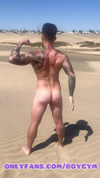 Hot Jock Boygym Play with His Fat Cock in the Beach, People Discover Me