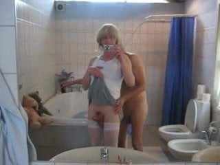Jeannet and The Butler in bathroom fun