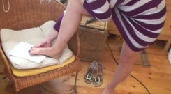 Toenails painting to blue