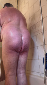 Showering and Pissing, That's Fun