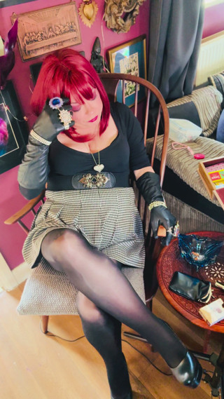 A Naughty secretary Tina Snua Dons Leathe Gloves, Jewellery &amp; Chain Smokes 2 Cigarettes - Smoking Pantyhose