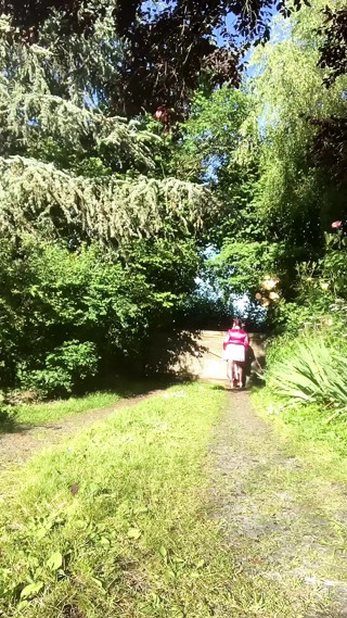 In an outfit with a little pink skirt and a fuchsia blouse for a night out