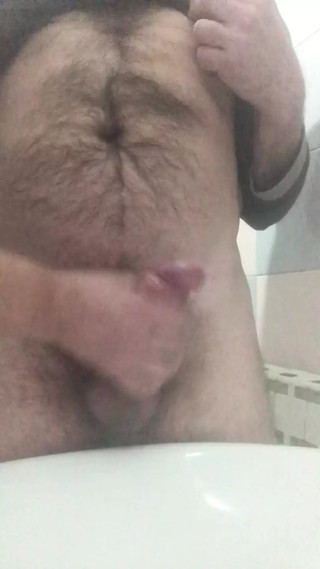 Italian cock cums a lot on Cam