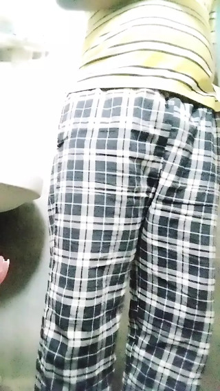 Masturbation with Shampoo 🧴