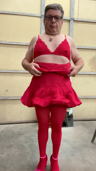 Sexy Outfit!! thumbnail