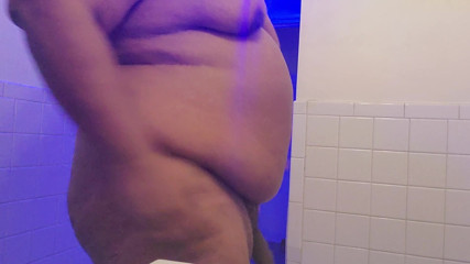 Black chub showing his body and masturbating