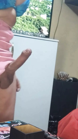 Fernanda Soares With Her Big Cock Puts Some Nails.