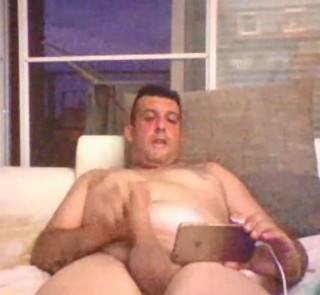 Watching porn on the phone 210320
