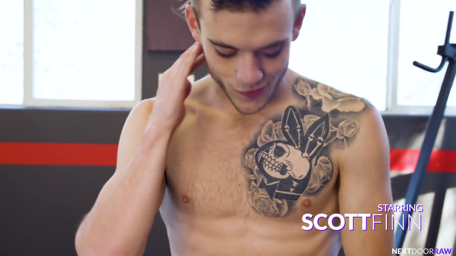 Gym jocks have intense post workout fuck in locker room – Nextdoorraw
