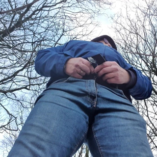 I love pissing in public